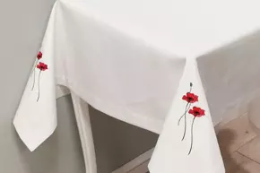 Obrus plamoodpory biały haftowane Maki