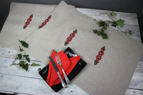 Bieżnik lniany z haftem Parzenica