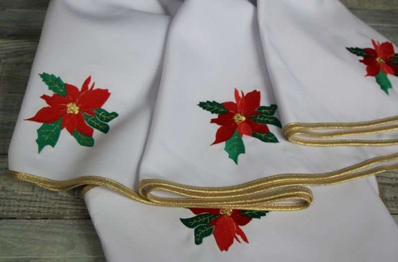 Obrus Świąteczny plamoodporny biały ze złotą lamówką Gwiazda Betlejemska owalny