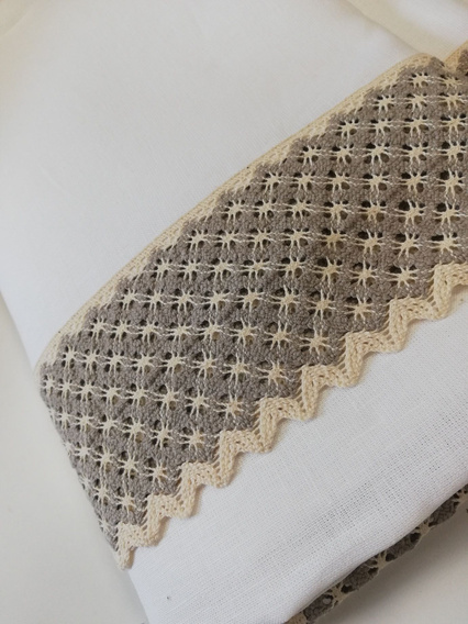 Obrus lniany biały Zofia z beżową koronką prostokąt