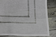 Obrus lniany ręcznie  haftowany mereżką Alina biały