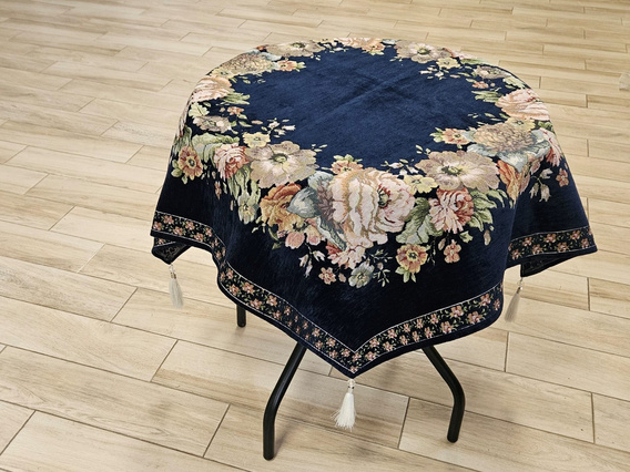 Serweta gobelinowa z szenilem granatowa Kwiaty wzór  Róże z chwostami