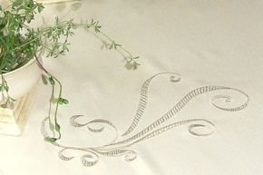 Obrus  ecru plamoodporny  haftowany Retro  - koło