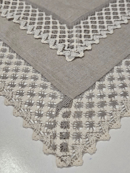 Obrus lniany Zofia z beżową koronką prostokąt