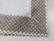 Obrus lniany biały Zofia z beżową koronką prostokąt