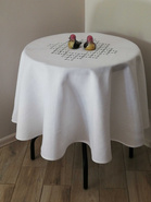 Obrus lniany biały ręcznie haftowany Snutki -koło