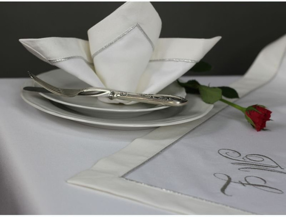 Usługa haft monogramu .Haft personalizowany