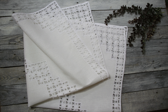 Serweta lniana  RĘCZNIE haftowana  mereżka ( handmade ) biała wzór 1.