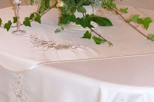 Obrus plamoodporny Bratki owal haft zieleń oliwkowa