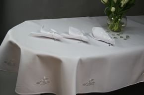 Obrus  plamoodporny Różyczka biały -  owal