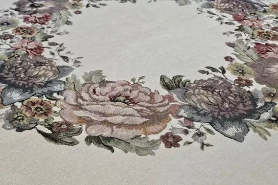 Obrus gobelinowy z szenilem kremowy Kwiaty  wzór Róże Fi95