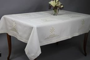 Obrus haftowany New York krem