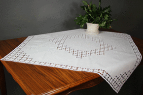 Serweta lniana  RĘCZNIE haftowana  mereżka ( handmade ) biała wzór 1.