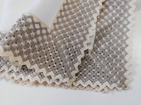 Obrus lniany biały Zofia z beżową koronką prostokąt