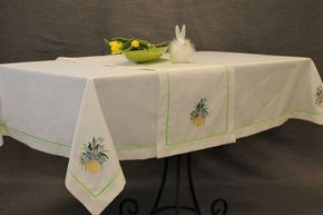 Obrus  plamoodporny biały Wielkanoc z haftem Przebiśniegi - wypustka zielona