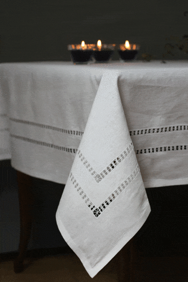 Obrus lniany ręcznie  haftowany mereżką Alina biały