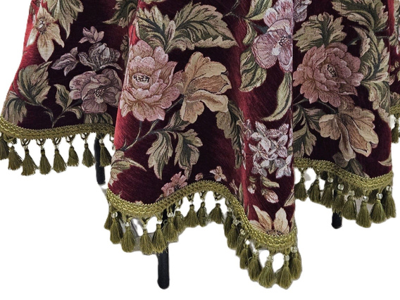 Obrus gobelinowy z szenilem bordo Kwiaty z zielonymi hwostami