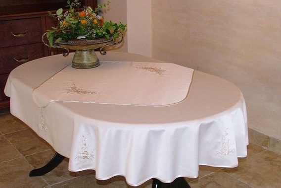 Obrus plamoodporny Bratki owal haft zieleń oliwkowa