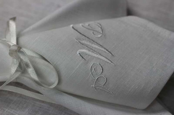 Usługa haftu inicjałów (monogram)  Haft personalizowany