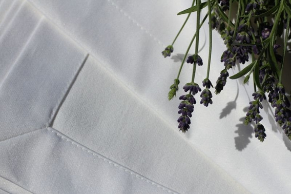 Obrus plamoodporny Gładki biały  65% bawełna