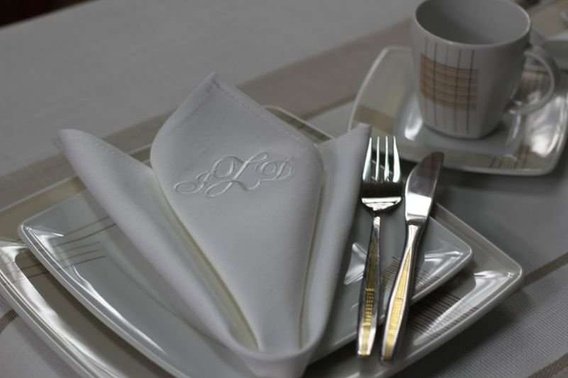 Usługa haftu inicjałów (monogram)  Haft personalizowany