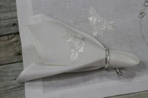 Serwetka lniana z haftem Różyczka