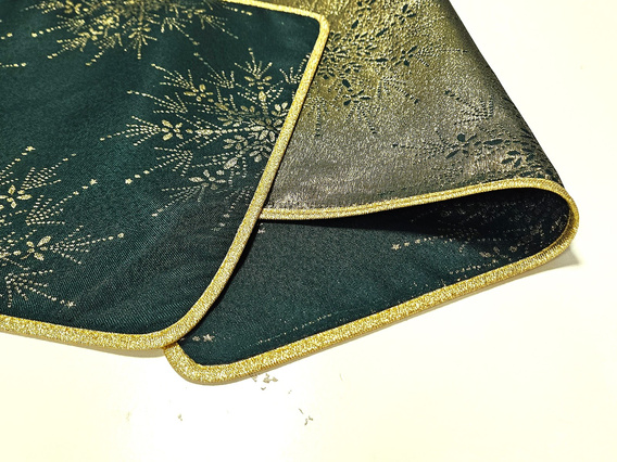 Bieżnik świąteczny plamoodporny dwustronny Śnieżynki zielono – złoty