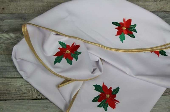 Obrus Świąteczny plamoodporny biały ze złotą lamówką Gwiazda Betlejemska owalny