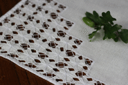Serweta lniana  RĘCZNIE haftowana  mereżka ( handmade ) biała wzór 1.