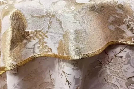 Obrus Świąteczny dwustronny plamoodporny ecru ze złotym Zimowy Ogród- koło