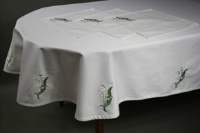 Obrus plamoodporny owalny biały Konwalie
