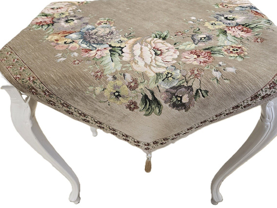 Serweta gobelinowa z szenilem beżowa Kwiaty wzór  Róże z chwostami 