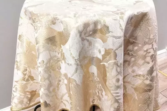 Obrus Świąteczny dwustronny plamoodporny ecru ze złotym Zimowy Ogród- koło