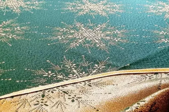 Obrus Świąteczny plamoodporny metalizowany dwustronny zielono - złoty - owal