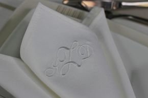 Usługa haftu inicjałów (monogram)  Haft personalizowany