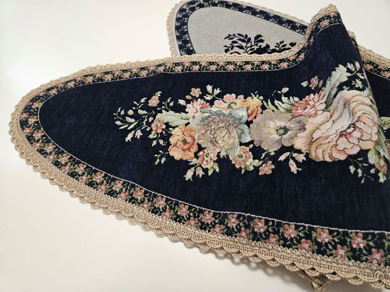 Bieżnik Gobelinowy granatowy z szenilwwem Kwiaty wzór  Róże 