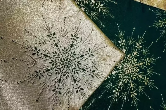 Obrus Świąteczny plamoodporny metalizowany dwustronny zielono - złoty - prostokąt