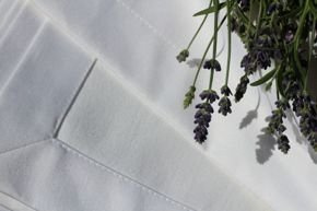 Obrus plamoodporny Gładki biały  65% bawełna