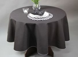 Obrus plamoodporny  Maria czarny z kontrastową wypustką koło