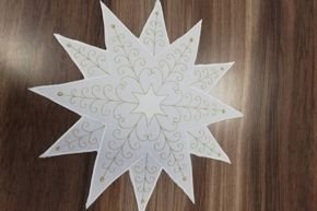  Serwetka biała świąteczna haftowana Gwiazda